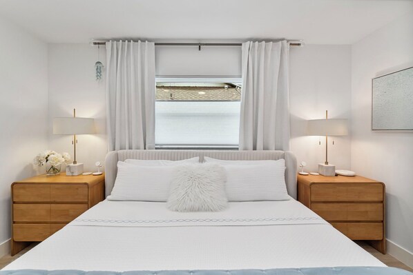 4 bedrooms, desk, iron/ironing board, travel cot