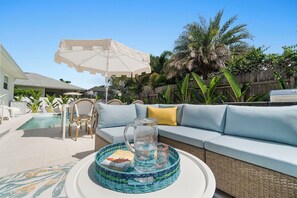 Terrace/patio - LUXE: Walk to Beach - Designer 4BR w/ Pool & Spa (Naples)