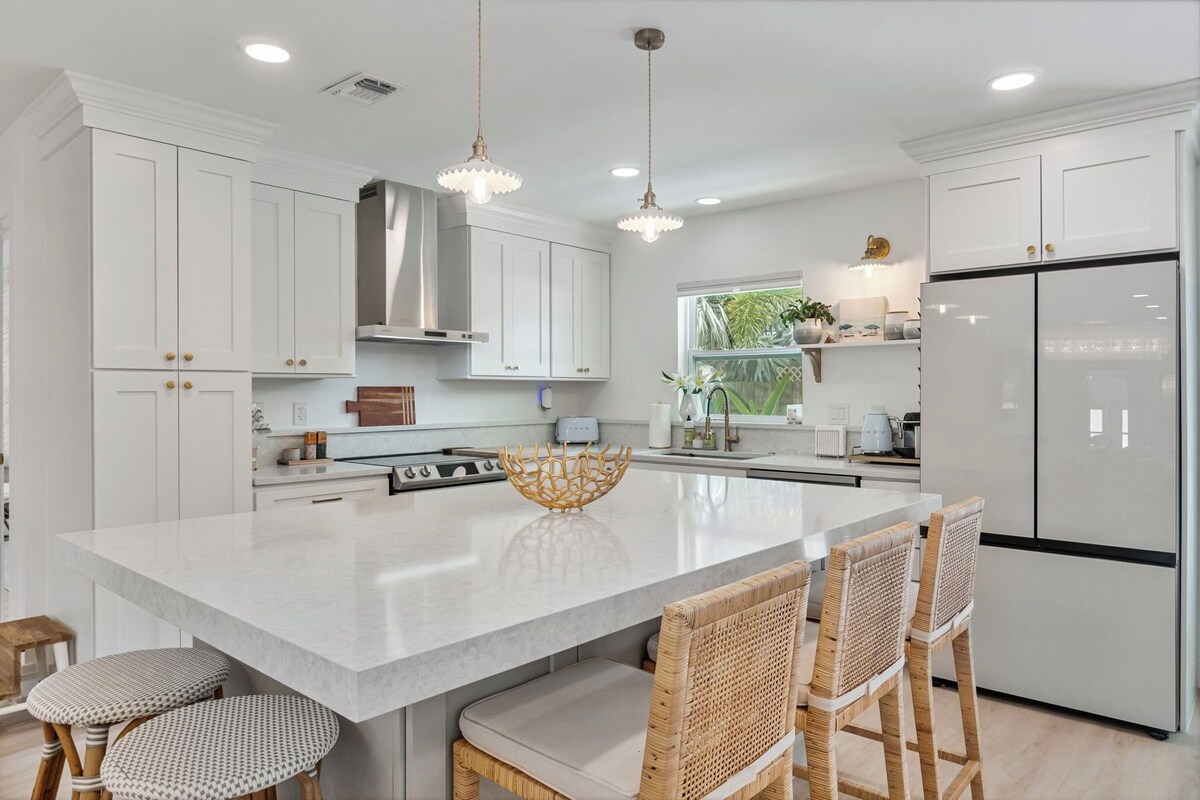 Photo 8 of LUXE: Walk to Beach - Designer 4BR w/ Pool & Spa