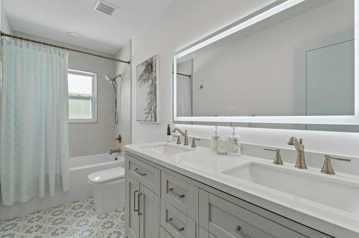 Photo 31 of LUXE: Walk to Beach - Designer 4BR w/ Pool & Spa