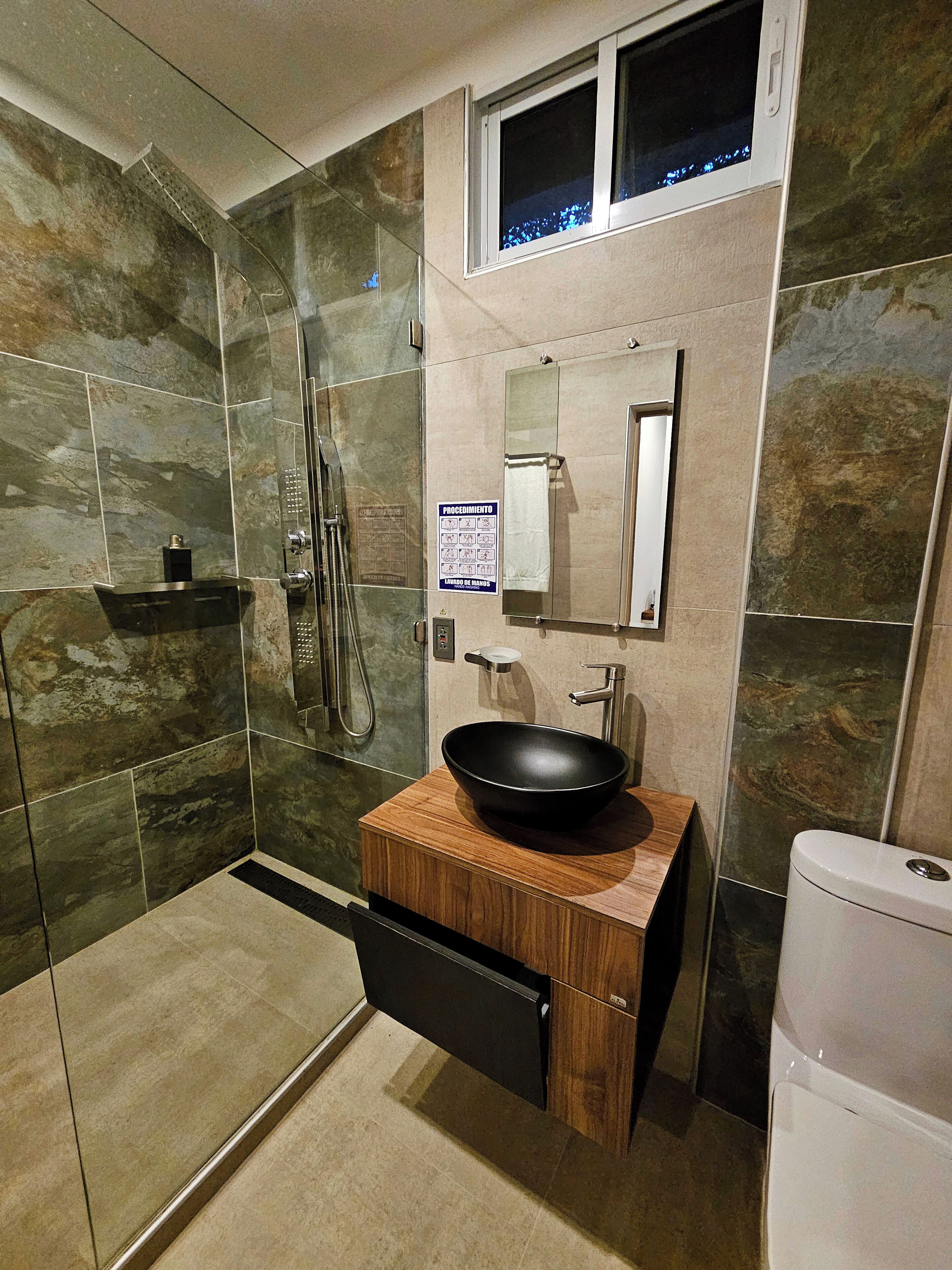 Family Double or Twin Room, Multiple Beds, Garden View | Bathroom