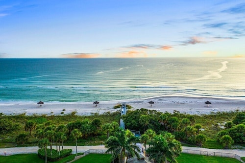 Elegant Boho Beach House, 3 min to Main St. Sarasota, 10 min to Lido Beach