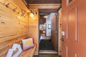 Interior - Hot Tub Home in Tahoe Donner – Truckee (Truckee)