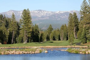 Golf - Hot Tub Home in Tahoe Donner – Truckee (Truckee)