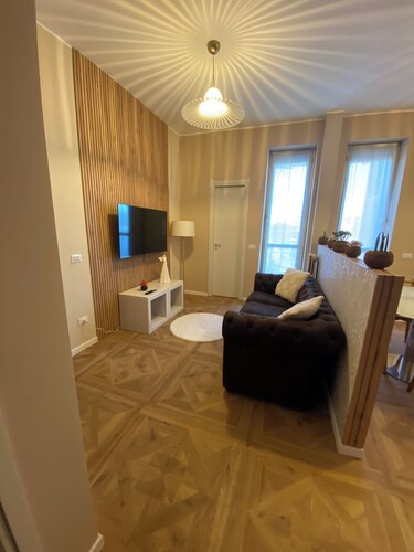 Milan apartment near american school, IEO 10 minutes city center Milan 