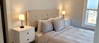 3-bedroom house downtown across from the historic Bingen Theater!