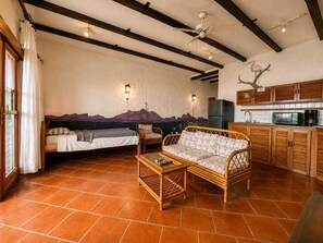 1 bedroom, WiFi, bed sheets, wheelchair access - Ocean View Escape - Apt 34 - King + Twin - Walk to Beach (Tamarindo)