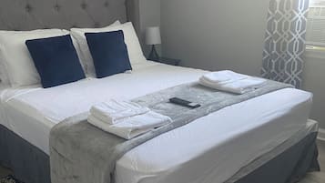3 間睡房、熨斗/熨衫板、床單