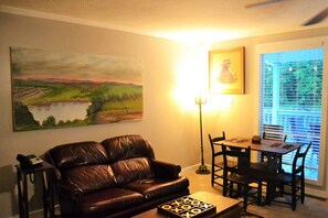 Smart TV - Riverview Retreat Pad #5 (Bristol)