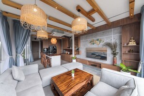 TV - Sawasdee pool villa hua hin (Tambon Hua Hin)