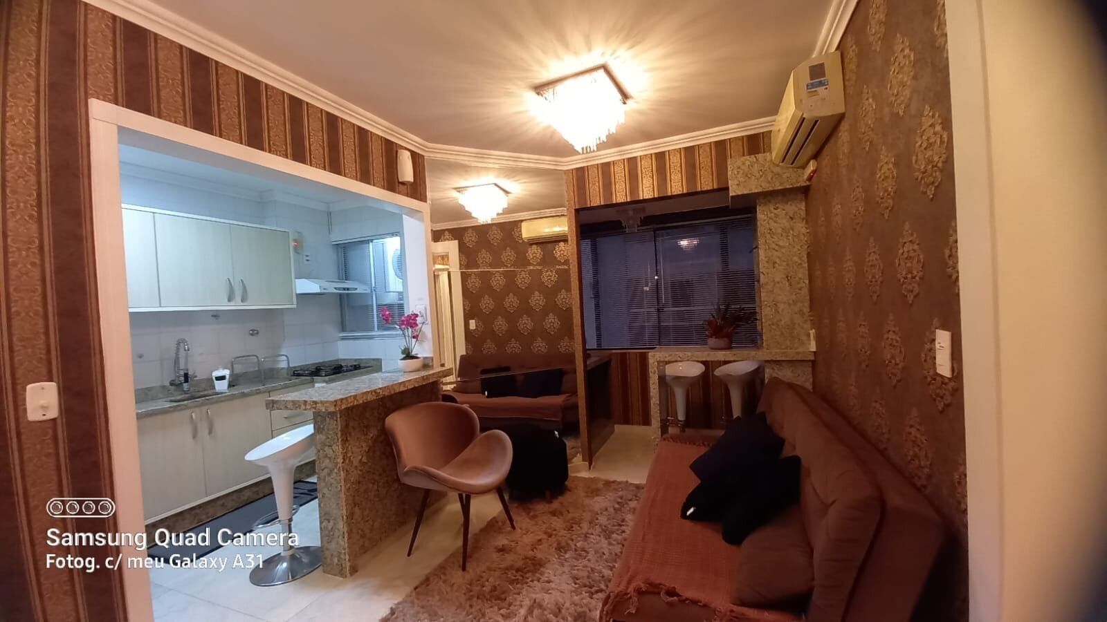 Apartamento básico | Área de estar | Smart TV 32 polegadas com canais digitais