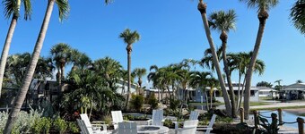 2-bedroom over 55+ community in delightful Punta Gorda great amenities