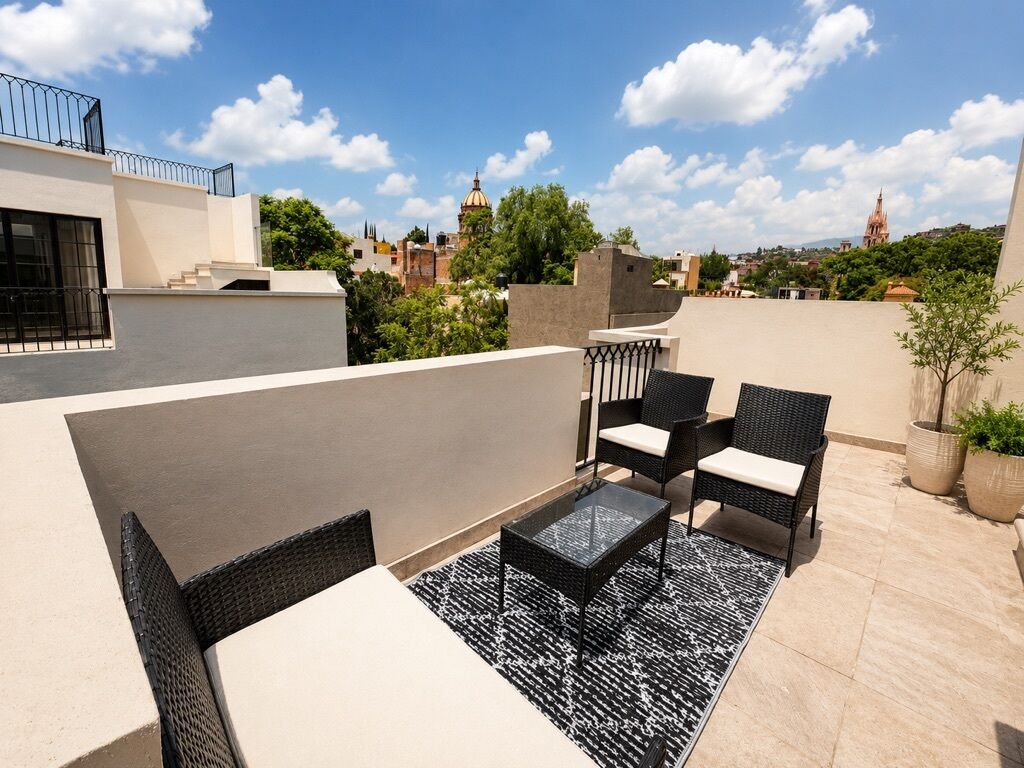 Deluxe-Penthouse, Balkon, Stadtblick | Terrasse/Patio