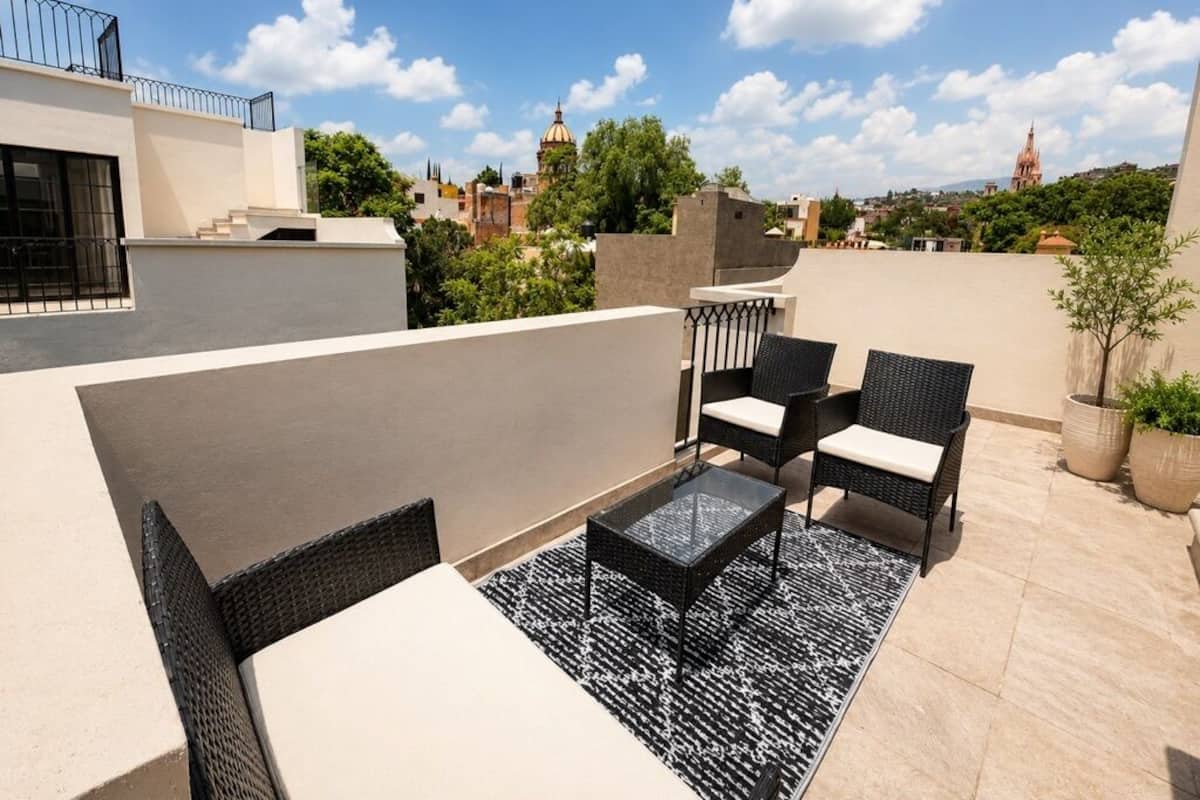 Deluxe Penthouse, Balcony, City View | Terrace/patio
