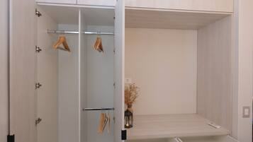 Superior Apartment, 2 Bedrooms, Kitchen | Bathroom