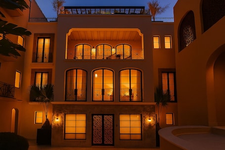 Fachada de la propiedad