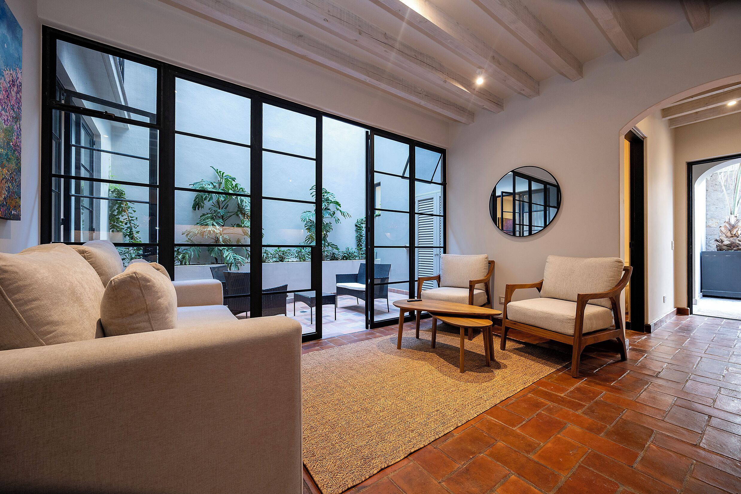 Departamento familiar, 2 habitaciones, cocina | Área de sala de estar | Smart TV, Netflix, servicios de streaming y impresora 