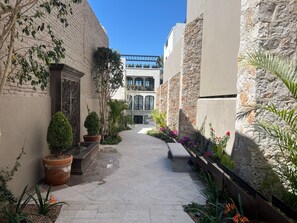 Exterior - Luxury condos I Parroquia View & Rooftop Jacuzzi I Paseo del Centro Condominio Boutique (San Miguel de Allende)