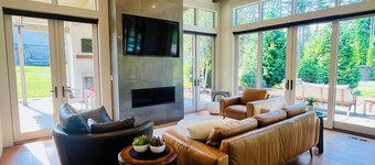 Modern 2-bedroom with views on acreage w/sport court/pickle-ball on Fox Island