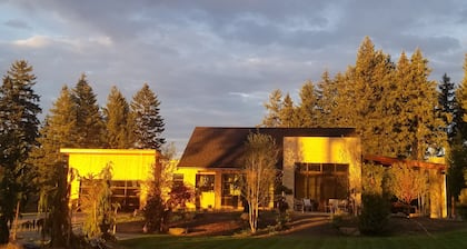 Modern 2-bedroom with views on acreage w/sport court/pickle-ball on Fox Island