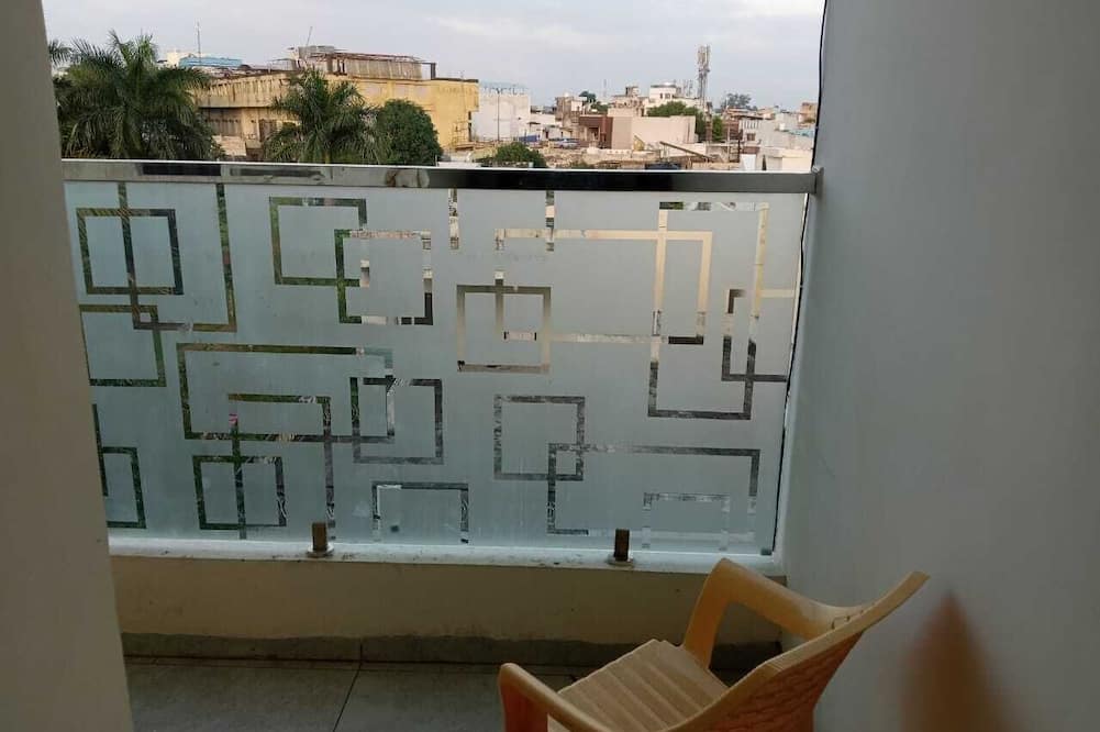 Hotel The Grand Avanti