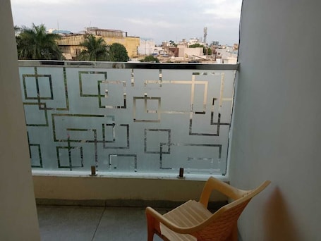 Balcony. Hotel The Grand Avanti