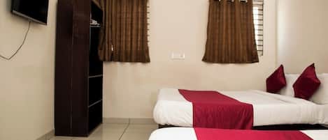 Deluxe Triple Room | Laptop workspace, free WiFi