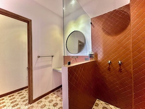 Superior Double Room | Bathroom