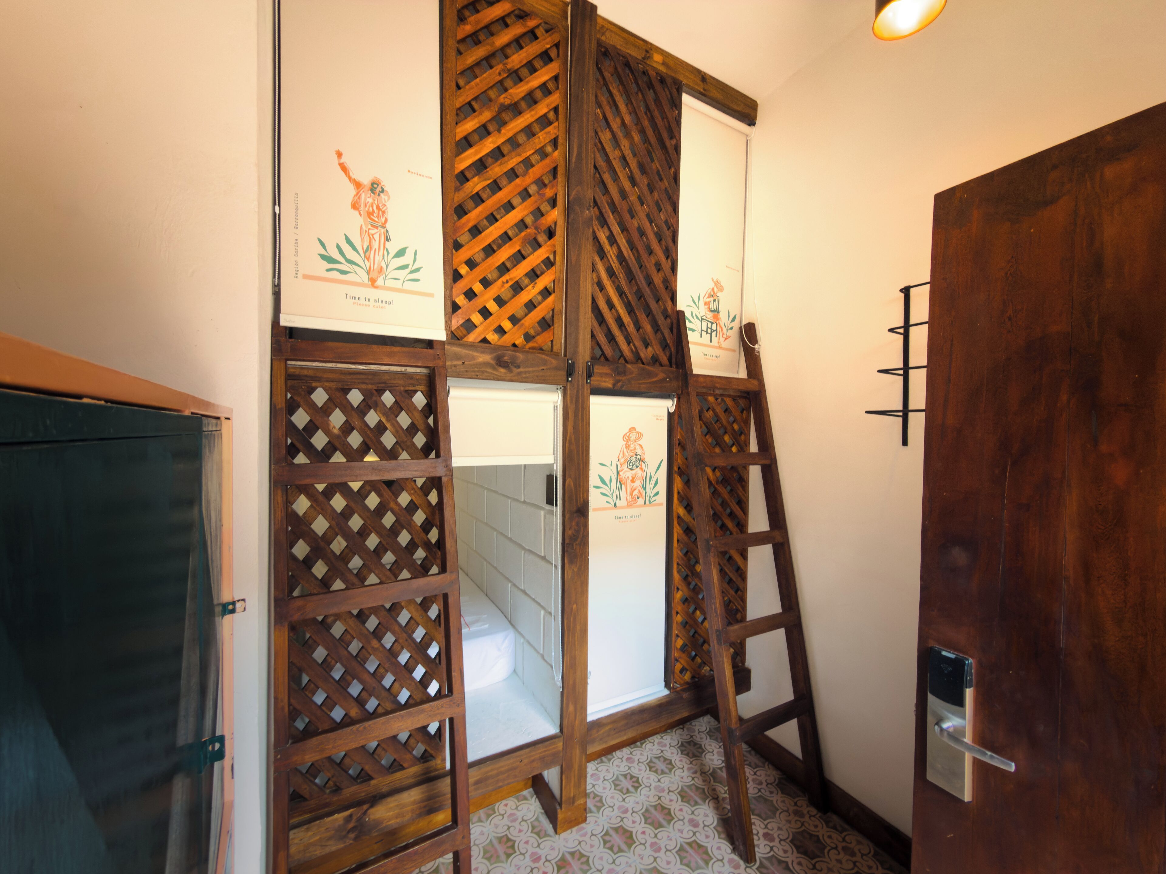 Dortoir Partagé, dortoir mixte (Mixed, Shared Bathroom, 6 beds)