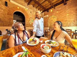 Café da manhã continental todos os dias (COP 18000 por pessoa)