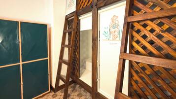 Fælles sovesal - mænd/kvinder (Mixed, Shared Bathroom, 6 beds) | Gratis Wi-Fi, sengetøj