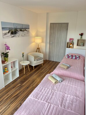 2 chambres, fer et planche à repasser, accès Internet, draps fournis