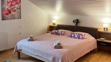 1 bedroom, iron/ironing board, Internet, bed sheets