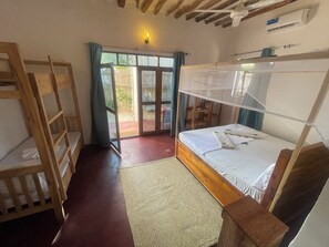 Suite Studio Familiale, vue océan | Bureau, espace de travail pour ordinateur portable, Wi-Fi gratuit