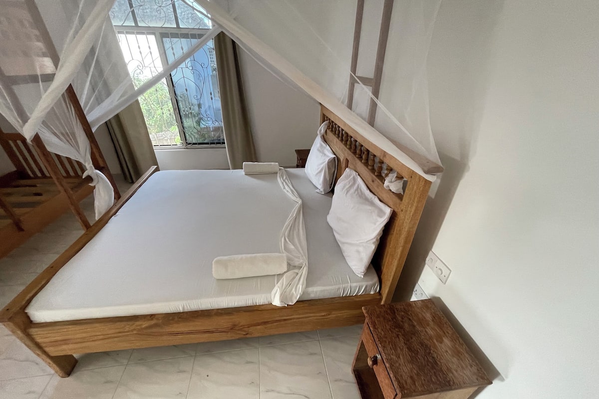Family Villa, Ocean View | Desk, laptop workspace, free WiFi