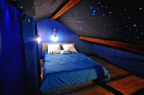 Internet, bed sheets