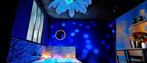 Whirlpool, Haartrockner, Handtücher, Seife