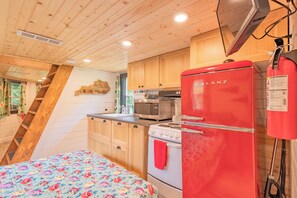 Frigorífic, microones, forn i placa de cuina 