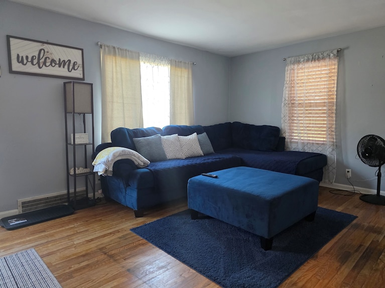 Charming Cape Cod Minutes From Ysu, Covelli Center And Many More! Pet Friendly - Youngstown, OH