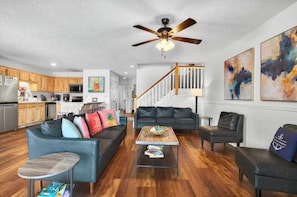 TV - The Big Kahuna 6BR 4BA Luxurious Townhome on the Sand! (Ocean Isle Beach)