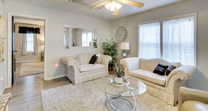 Home < 3 Mi to Rte 66 & Lake Lou Yaeger!