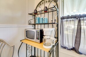 Interior - Home < 3 Mi to Rte 66 & Lake Lou Yaeger! (Litchfield)
