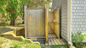 Unclassified image, 5 of 36, button - 1 Mi to Beach: Home w/ Bocce Court in Cape Cod (West Yarmouth)