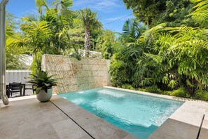 Outdoor pool, a heated pool