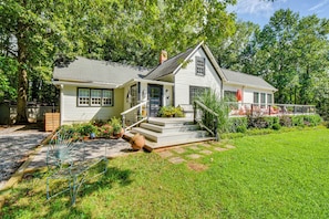 Exterior - 30 Acres & Pond: North Georgia Mtn Farmhouse (Demorest)