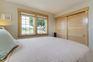 2 Schlafzimmer, Schreibtisch, Bügeleisen/Bügelbrett, Internetzugang