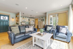 TV, fireplace, DVD player, video library - Steps to Beach: Home w/ Hot Tub in Oak Harbor! (Oak Harbor)