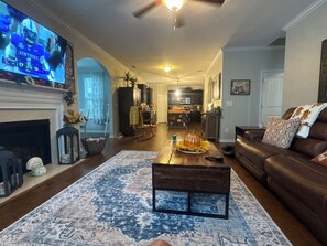 TV, fireplace