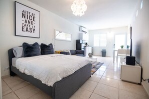 1 bedroom, desk, iron/ironing board, WiFi