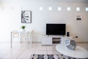 Interior - Casa Paloma「UNIT 1 「Chanti」Walk to beach (San Juan)